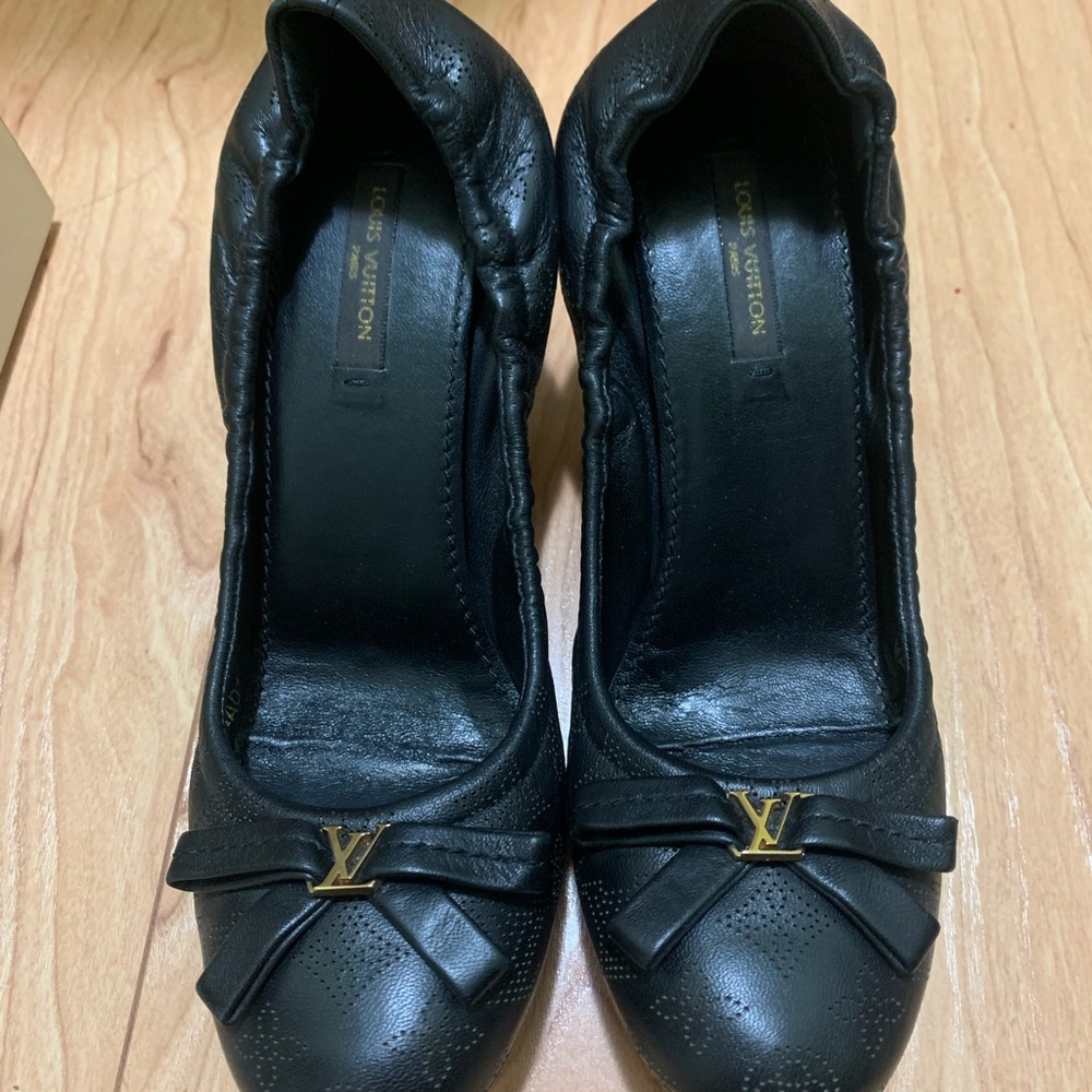 Louis Vuitton Black Leather heels
